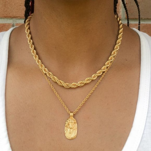 Twisted 18K Gold Chain Necklace - Picture 1 of 5